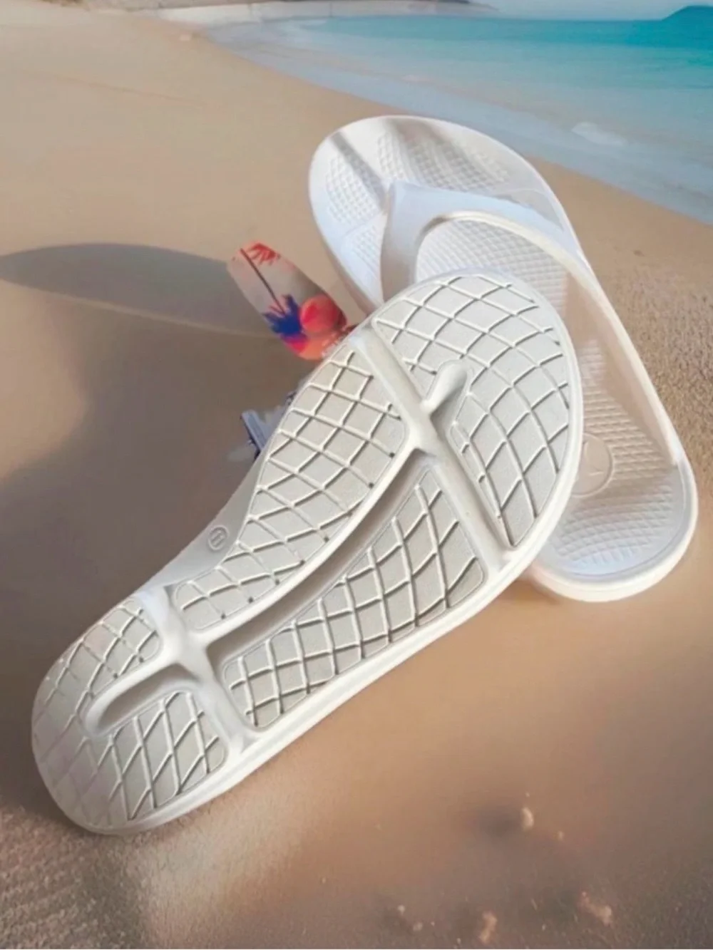 Hurley Men’s Size 11 Injection Flip Flop Sandals. Cream. New with Tags